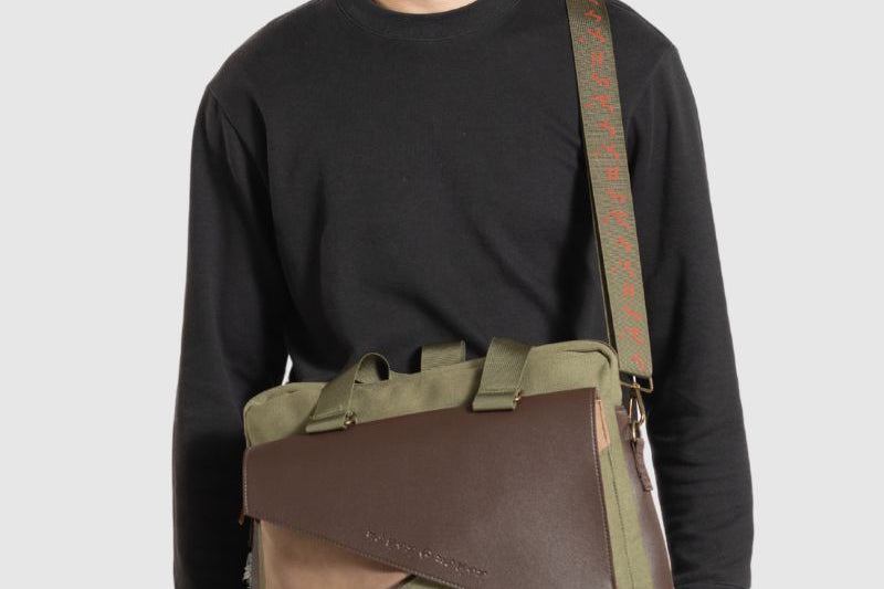 BAYBAYIN UTILITY MESSENGER BAG | SANDIG 2.0